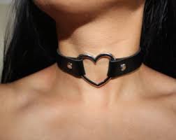 Skinny Heart Collar